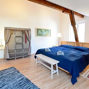 House With Courtyard & Parking Close To Stadtpark Holiday home Vienna